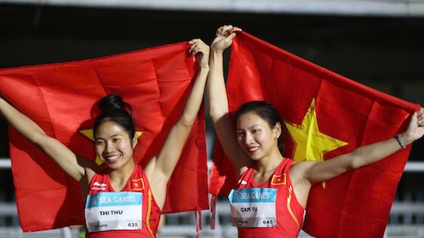 Hà Thị Thu ngỡ ngàng khi đang từ hạng ba rớt xuống… phạm quy!